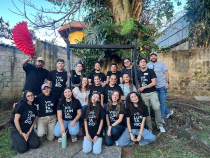 Sirviendo con Amor: Obra Social para Navidad 2025